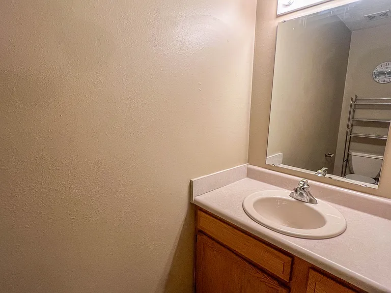 2119 Bridgewater Cir — Photo 9