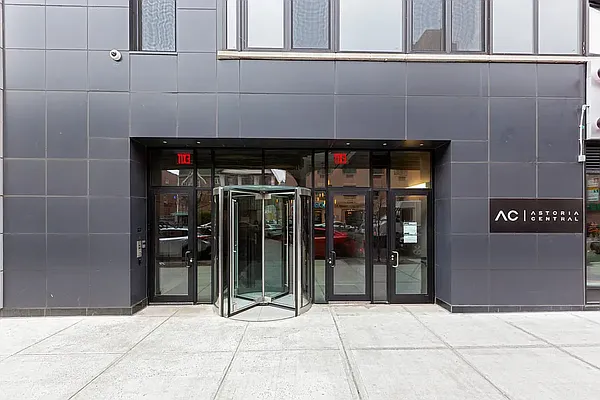 Rented by REAL New York | media 24