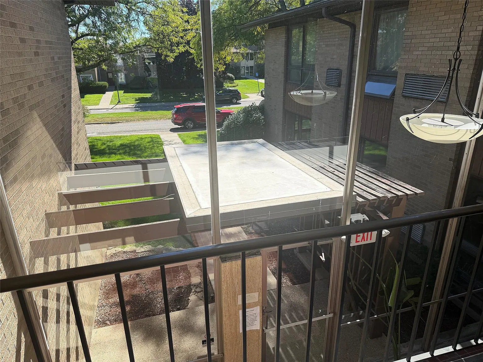 1 bed, 1.0 bath, 720 sqft, $1,300 — Photo 2