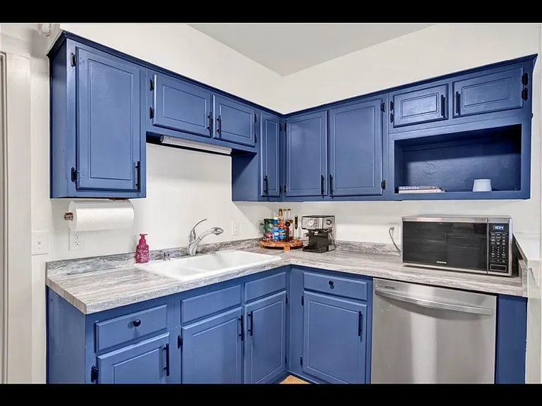 856 Henckley Ave — Photo 5