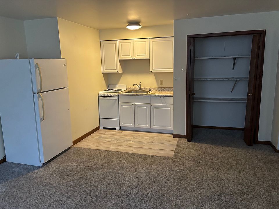 2nd image of 409 S Maple St APT 213