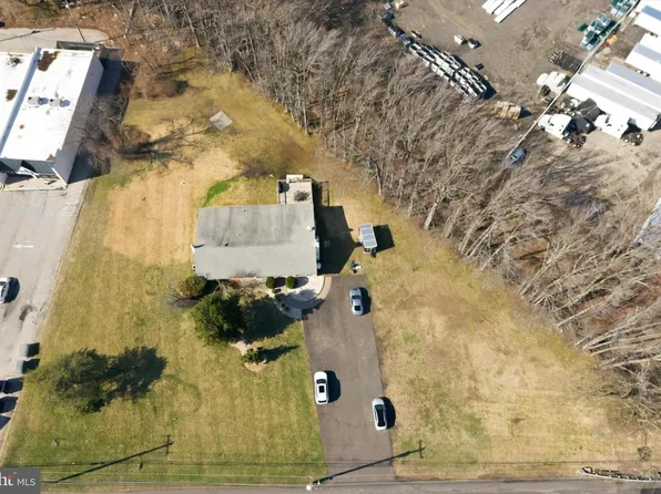 211 Lincoln Hwy, Fairless Hills, PA 19030