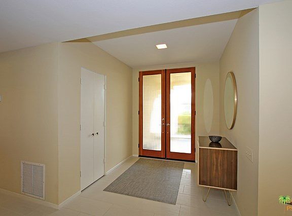5th image of 2199 S Madrona Dr