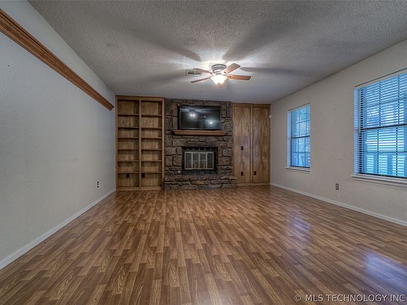 3rd image of 3440 S Rolling Oaks Dr