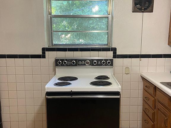 3rd image of 8555 Bryan Ave