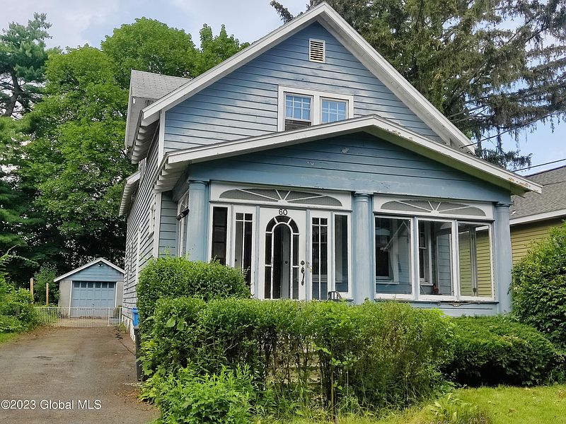 2nd image of 60 Holmes Court