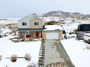 9175 N Sunset Dr, Thatcher, UT 84337