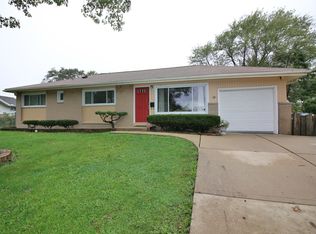500 Newark Ln, Hoffman Estates, IL 60169