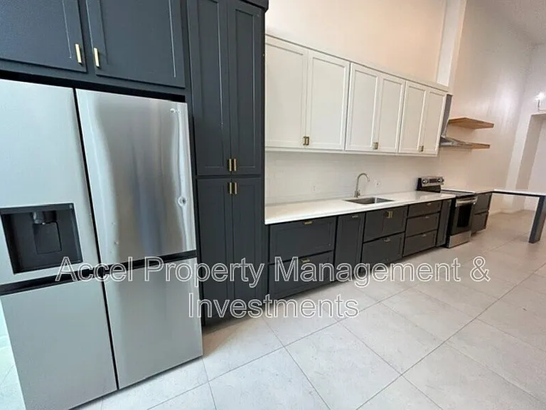 209 N 28th St — Photo 13