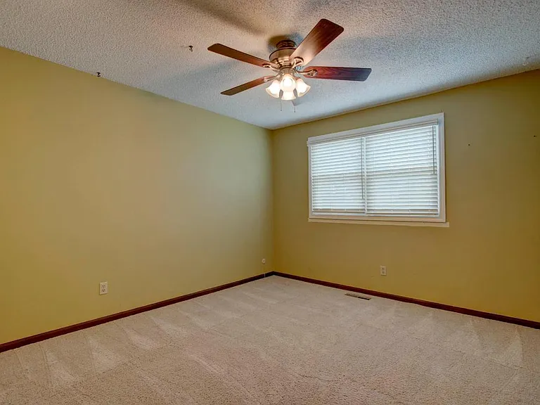 11805 Rosehill Rd — Photo 20