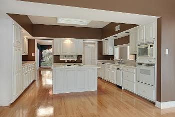 4th image of 724 Tete Lours Dr