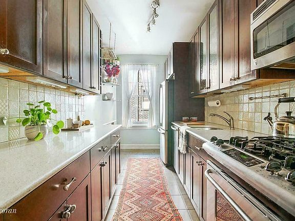 3rd image of 65 Montague St APT 5B