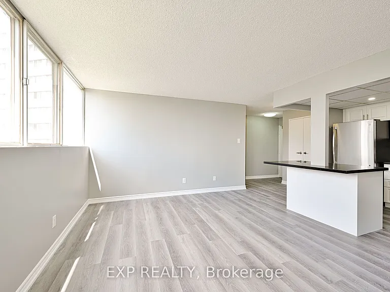 3695 Kaneff Cres #1404 — Photo 13