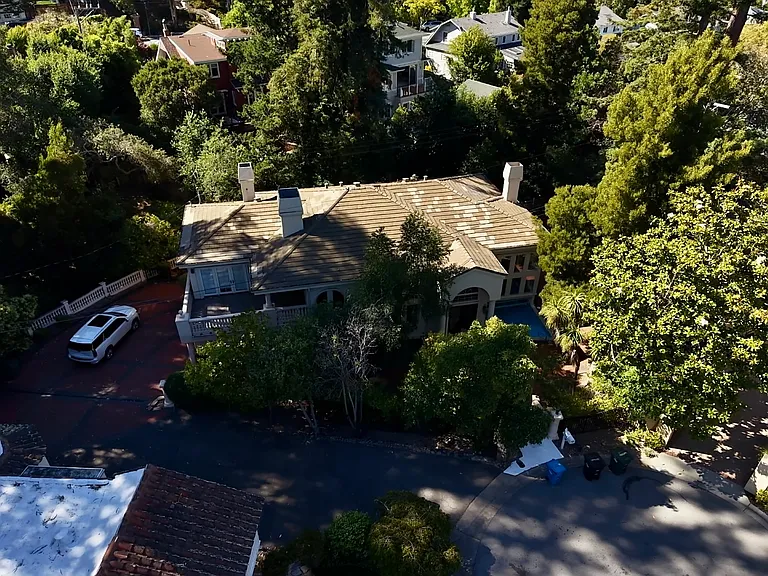 906 Glen Way — Photo 34