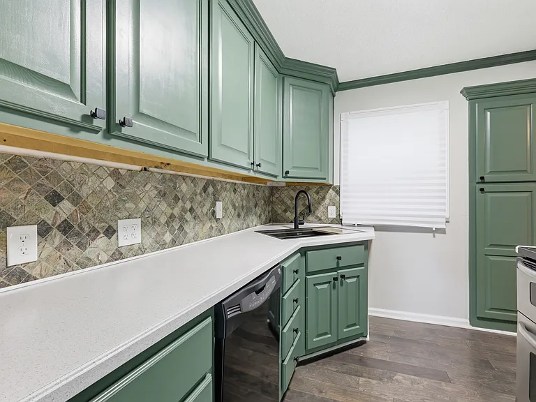 5508 Maple St — Photo 4