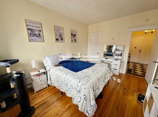 61 Park Dr APT 14, Boston, MA 02215