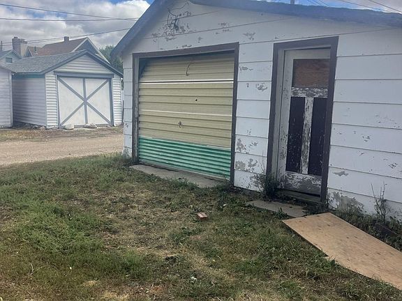 5th image of 415 S Sargent Ave
