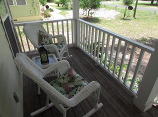 608 W 4th St, Carrabelle, FL 32322