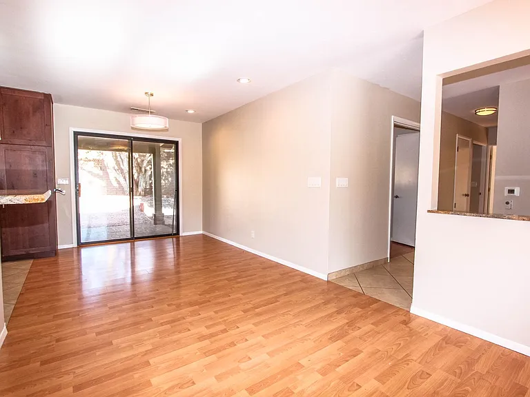 125 Ross Rd — Photo 6