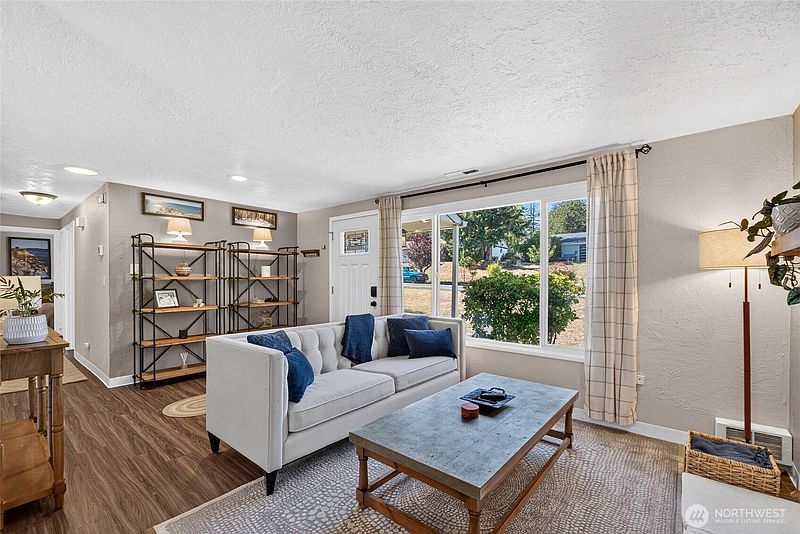 4th image of 3017 N Bennett Street
