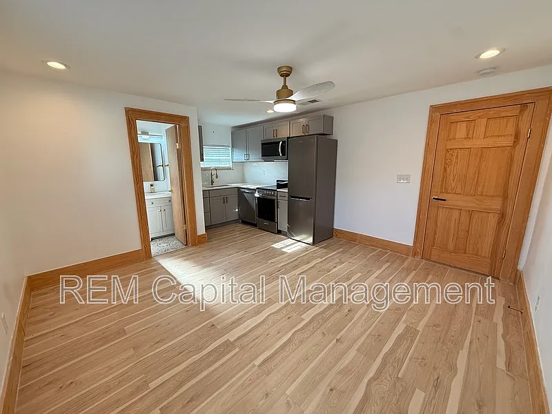1 bed, 1.0 bath, $1,699 — Photo 1