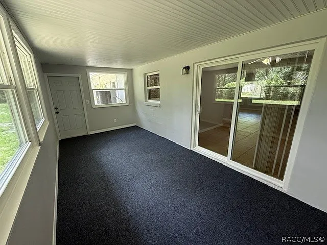 410 NE 11th St — Photo 25