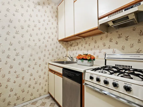 110-45 Queens Boulevard image 11 of 22