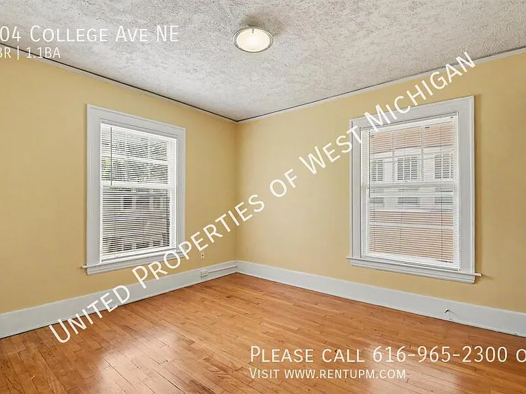 304 College Ave NE — Photo 12