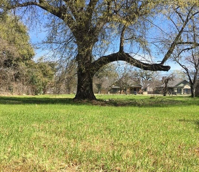 1st image of 3317 S 3rd St