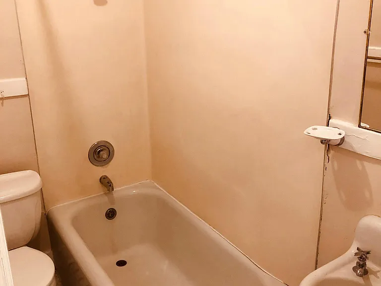 633 12th Ave E #20 — Photo 6