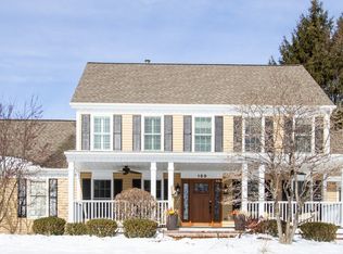 150 Indian Hill Trl, Crystal Lake, IL 60012