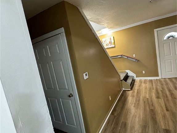 3rd image of 666 Parkwood Dr