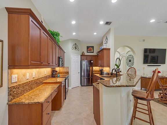5th image of 2794 W Brookfield Way