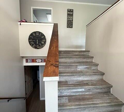 2nd image of 1222 Laurelwood Dr