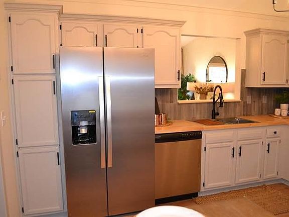 5th image of 3279 Chelmsford Dr
