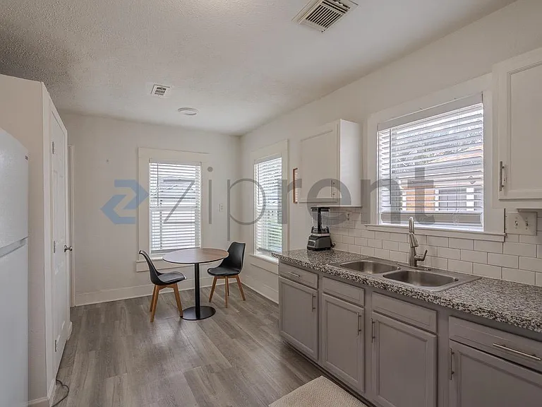 2714 Palm St #2 — Photo 12