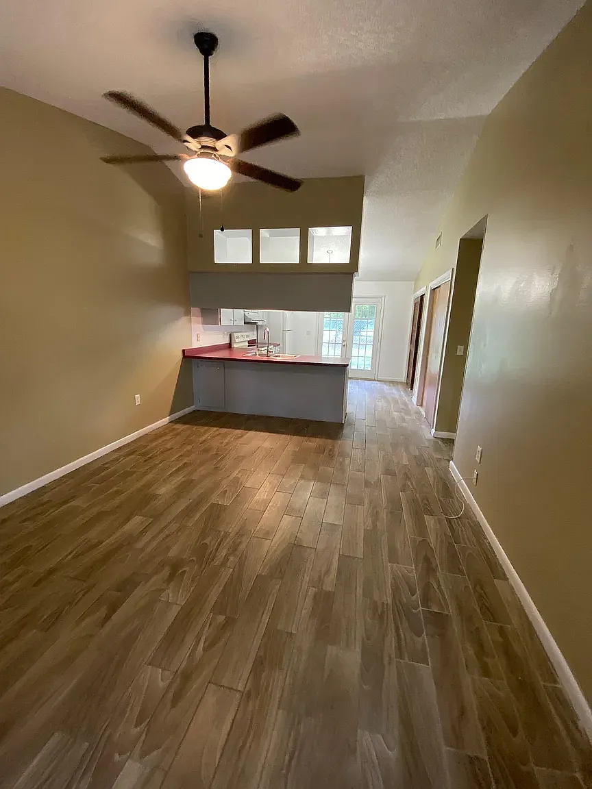 2 bed, 1000 sqft, $1,350 — Photo 3