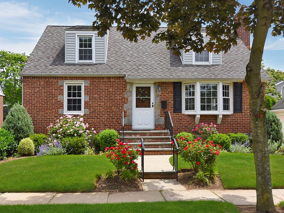 1st image of 33 Pine Ave