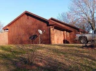 9901 E 251st St, Peculiar, MO 64078