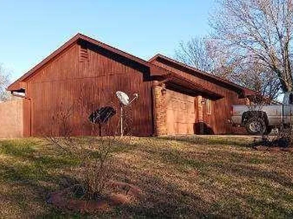 9901 E 251st St, Peculiar, MO 64078