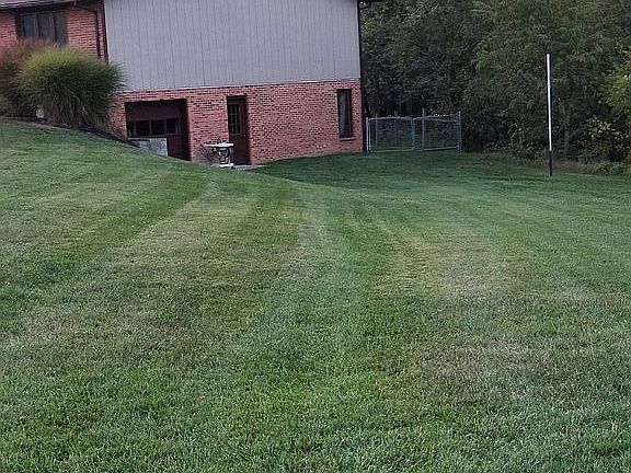 3rd image of 2410 Huffville Rd