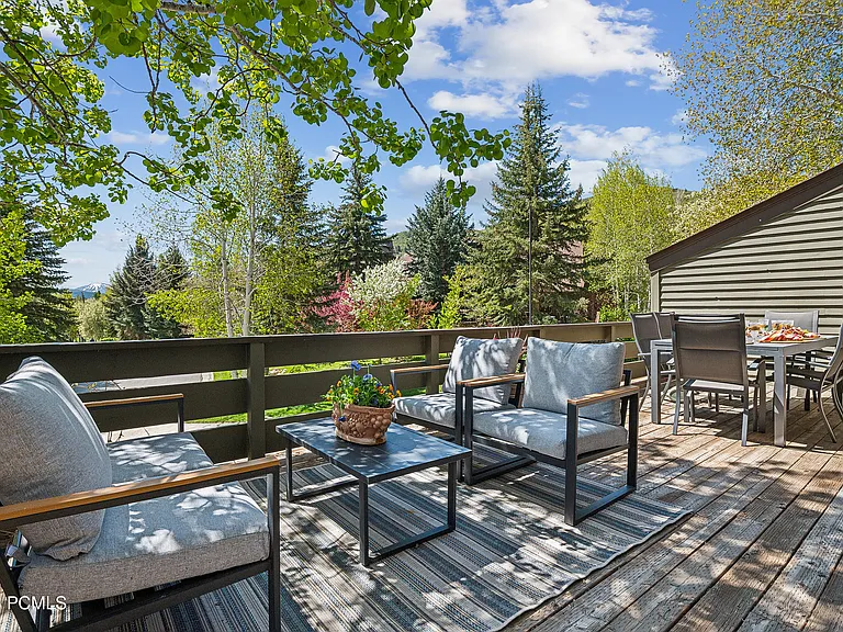 3061 Fawn Dr — Photo 12