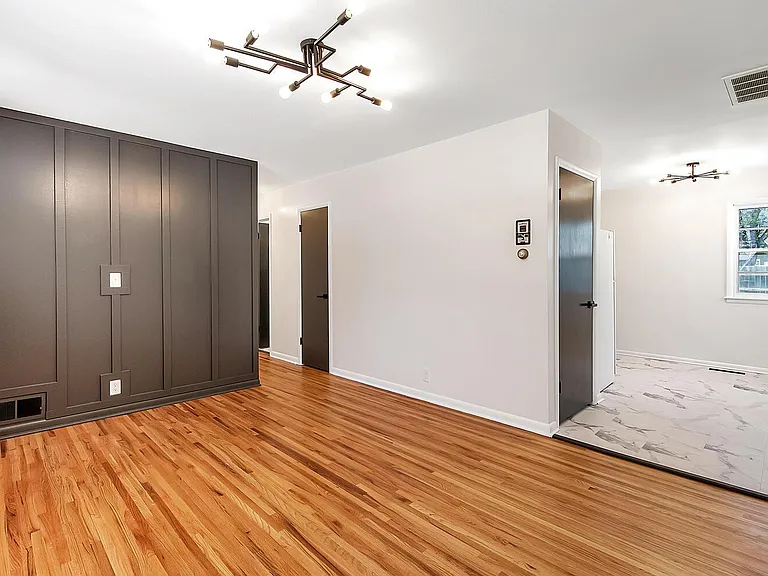 1239 N Cramer St — Photo 3