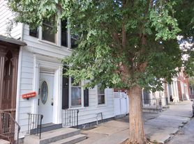 1015 Chestnut Street, Lebanon