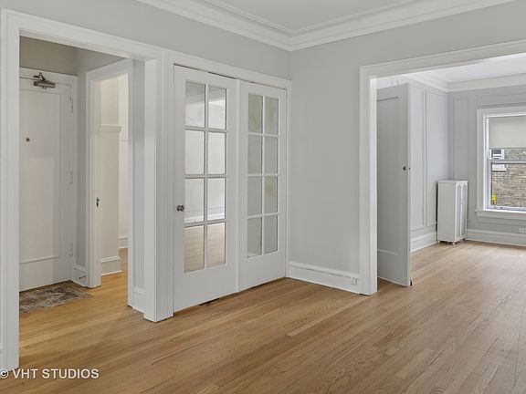 3rd image of 844 Hinman Ave APT 1