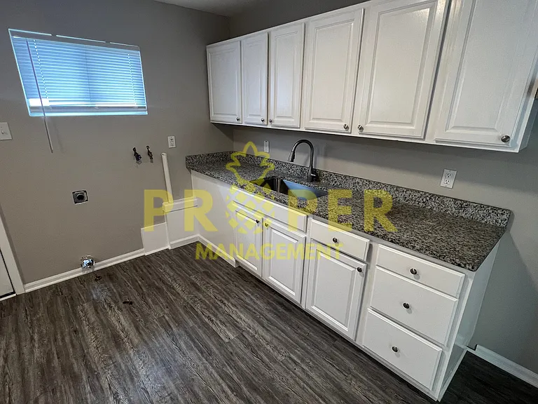 3913 Palmerston Ave — Photo 4