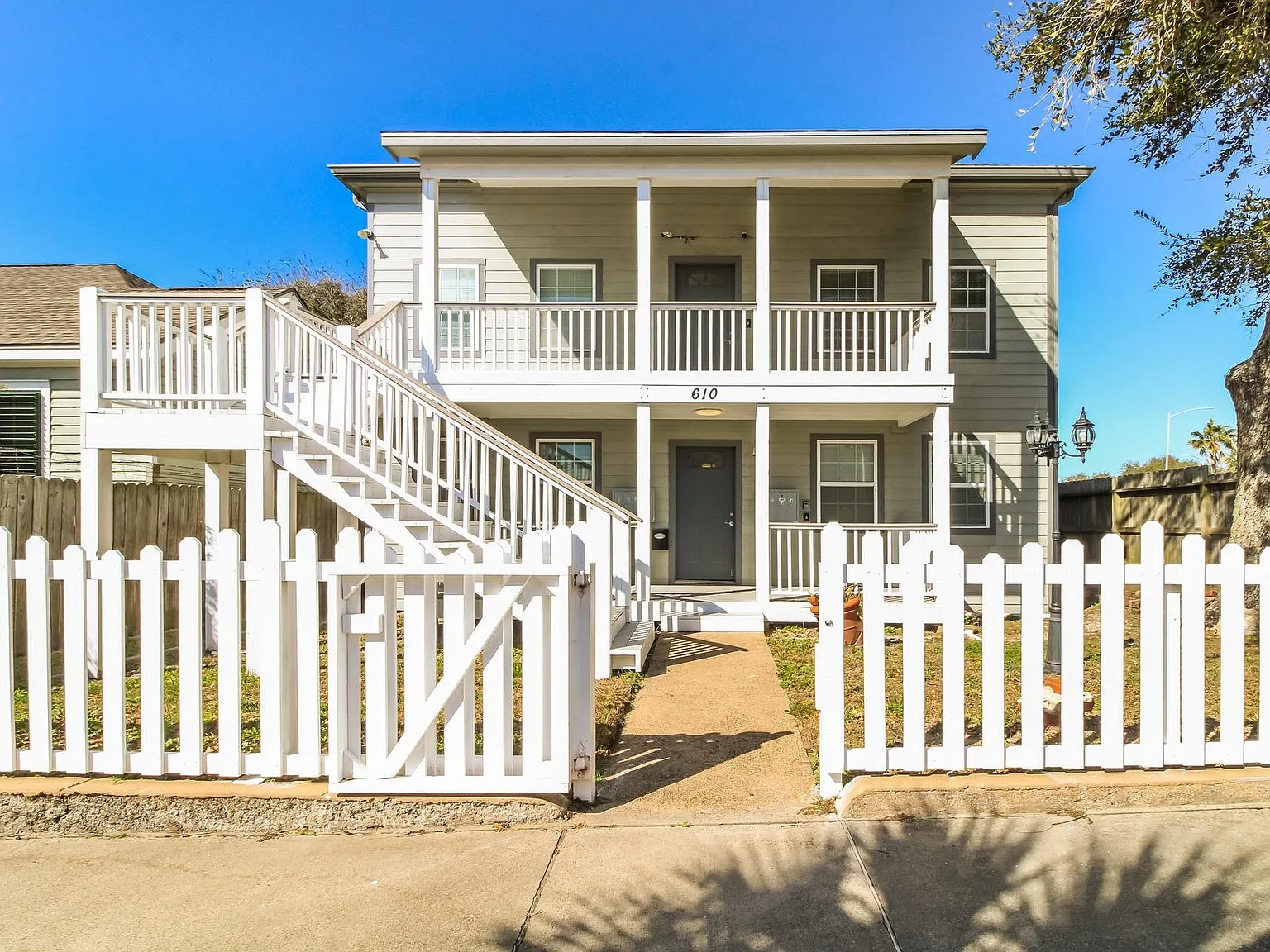 1 bed, 1.0 bath, 480 sqft, $795 — Photo 1