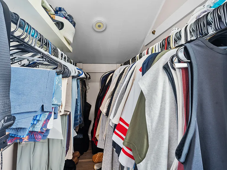 Walk-in Closet