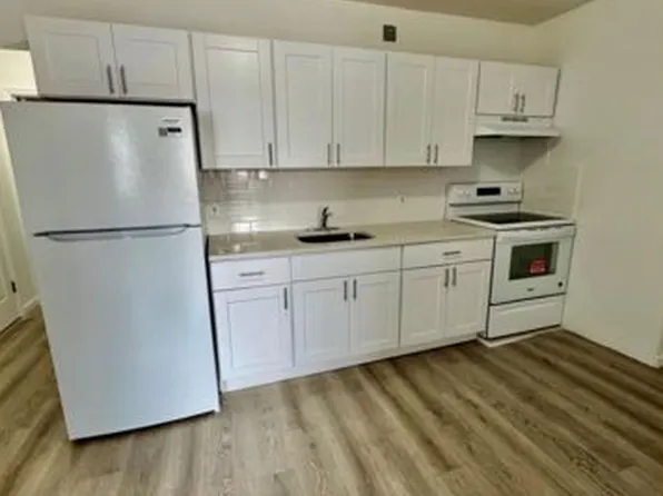 320 Jericho Tpke APT 2B, Floral Park, NY 11001
