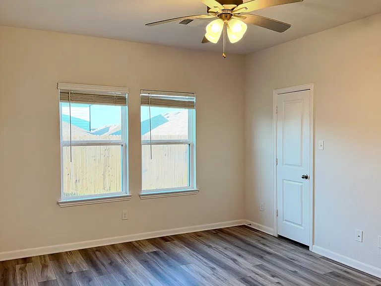 2075 Hartley Dr — Photo 18